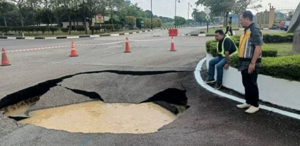 吉隆坡国际机场发生地面塌陷,路面受损