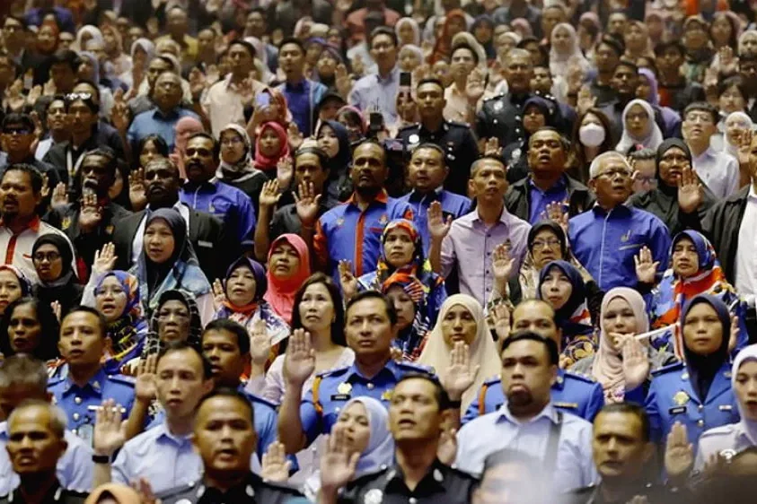 Q5:这场改革会如何影响未来的年轻一代?