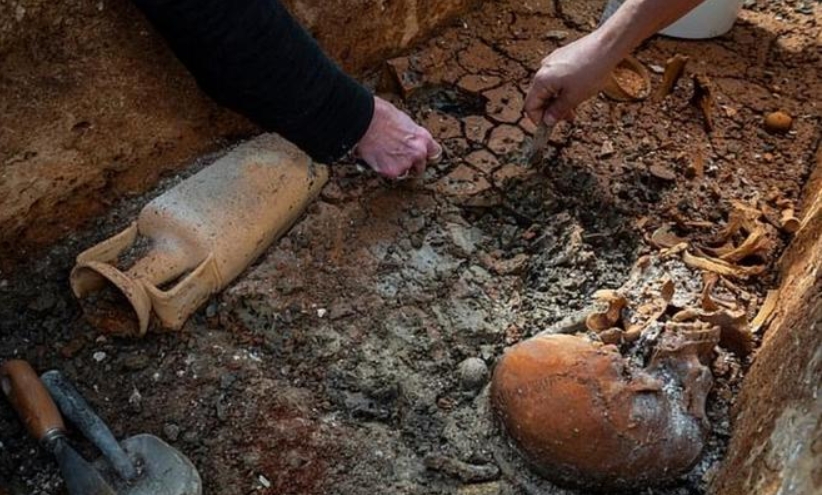 罗马1700 年密封墓葬